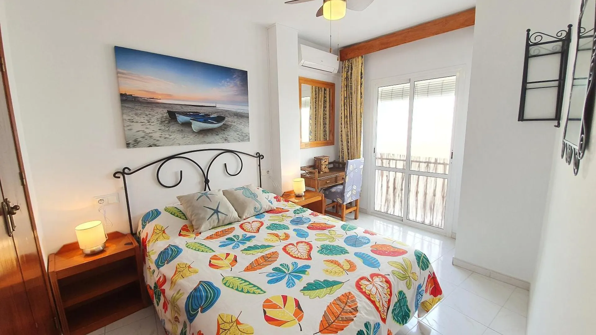 Apartment Mitten In Der Stadt Von Nerja