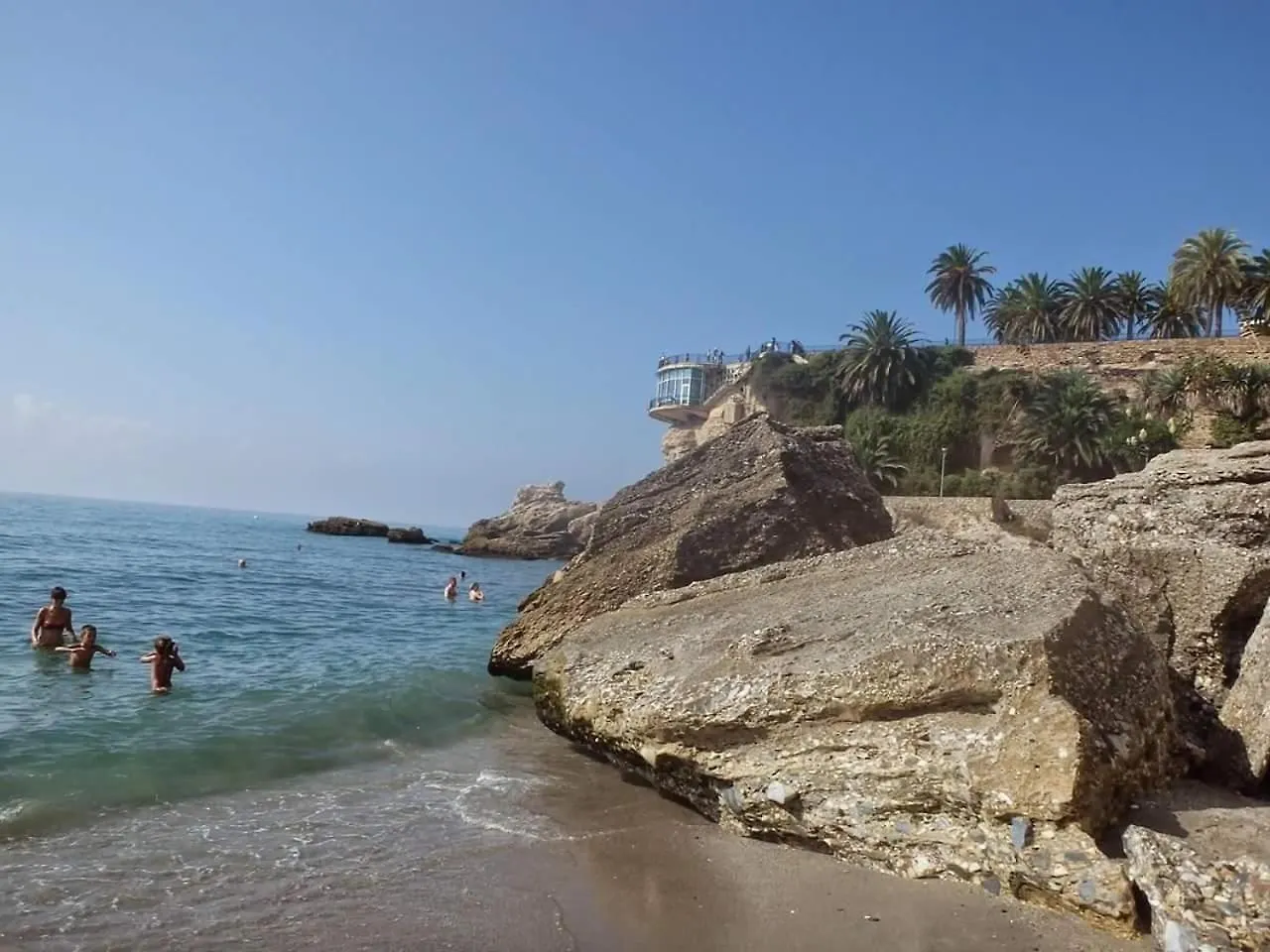 Apartment Mitten In Der Stadt Von Nerja
